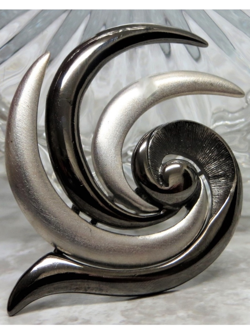 Vintage Signed Tara© Modernist Abstract Swirl Brooch Silver Tone Gunmetal Pin